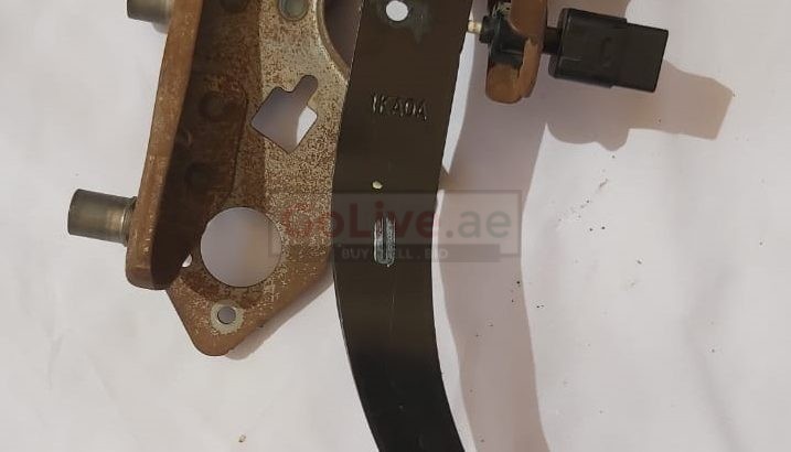 NISSAN JUKE 2014 TO 2017 CLUTCH PEDAL PART NO 465031KA0A ( NISSAN GENUINE USED PARTS )