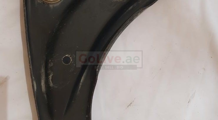 NISSAN JUKE 2014 TO 2017 RIGHT LOWER CONTROL ARM PART NO 545005SN1A ( NISSAN GENUINE USED PARTS )