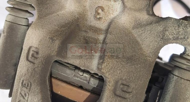 NISSAN JUKE 2014 TO 2017 REAR KNUCKLES RIGHT and LEFT PART NO 555011KD0A/555021KD0A ( NISSAN GENUINE USED PARTS )