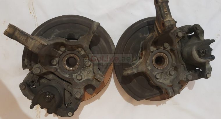 NISSAN JUKE 2014 TO 2017 FRONT KNUCKLES RIGHT and LEFT PART NO 400141KA1A/400151KA1A ( NISSAN GENUINE USED PARTS )