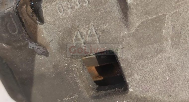 NISSAN JUKE 2014 TO 2017 FRONT KNUCKLES RIGHT and LEFT PART NO 400141KA1A/400151KA1A ( NISSAN GENUINE USED PARTS )