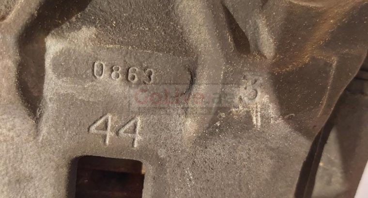 NISSAN JUKE 2014 TO 2017 FRONT KNUCKLES RIGHT and LEFT PART NO 400141KA1A/400151KA1A ( NISSAN GENUINE USED PARTS )