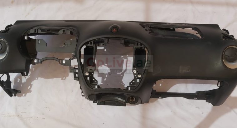 NISSAN JUKE 2014 TO 2017 DASHBOARD PANEL PART NO 682001KA0A ( NISSAN GENUINE USED PARTS )