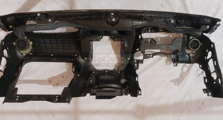 NISSAN JUKE 2014 TO 2017 DASHBOARD PANEL PART NO 682001KA0A ( NISSAN GENUINE USED PARTS )