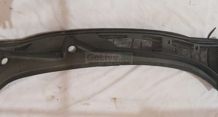 NISSAN JUKE 2014 TO 2017 WINDSHIELD COVER PART NO 668621KA0C ( NISSAN GENUINE USED PARTS )