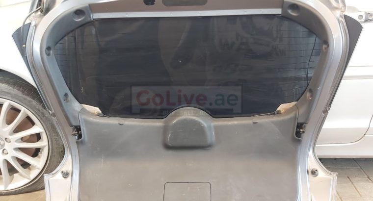 NISSAN JUKE 2015 TO 2017 BACK HOOD/TRUCK PART NO K010M3YWAB ( NISSAN GENUINE USED PARTS )