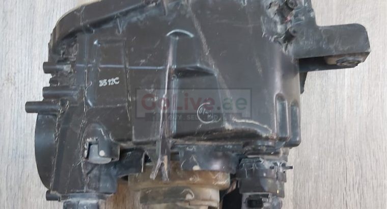 NISSAN JUKE 2015 TO 2017 RIGHT HEADLIGHT PART NO 260103YM2A ( NISSAN GENUINE USED PARTS )