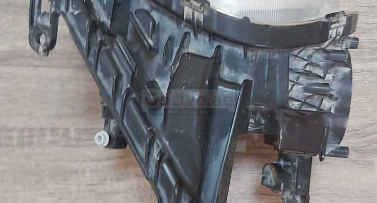 NISSAN JUKE 2015 TO 2017 RIGHT HEADLIGHT PART NO 260103YM2A ( NISSAN GENUINE USED PARTS )