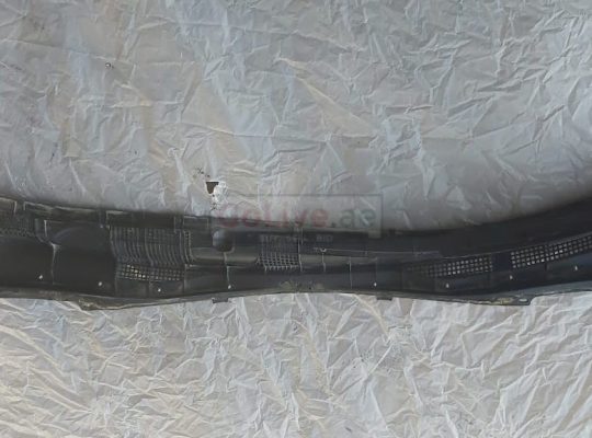 FORD FUSION 2010 TO 2012 FRONT WINDSHIELD COWL VENT PART NO 6E535402222AF ( FORD GENIUNE USED PARTS )