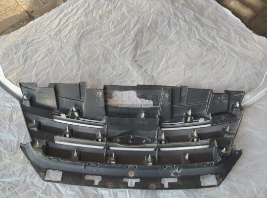 FORD FUSION 2010 TO 2012 FRONT CHROME GRILL & FRAME MOUNT PART NO AE538A164BB ( FORD GENUINE USED PARTS )