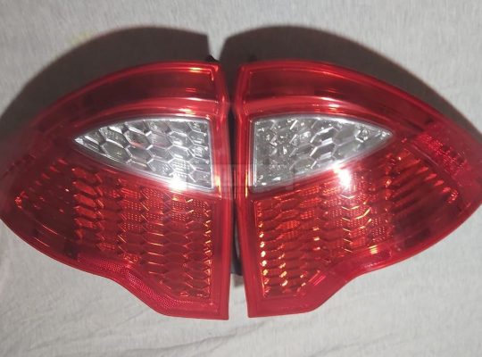 FORD FUSION 2010 TO 2012 TAIL LIGHTS RIGHT & LEFT PART NOS 9E5313B504A/9E5313B505A ( FORD GENUINE USED PARTS )