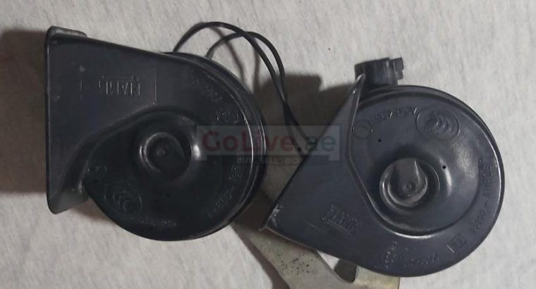 FORD FUSION HORN PART NO AM80S55306 ( FORD GENUINE USED PARTS )