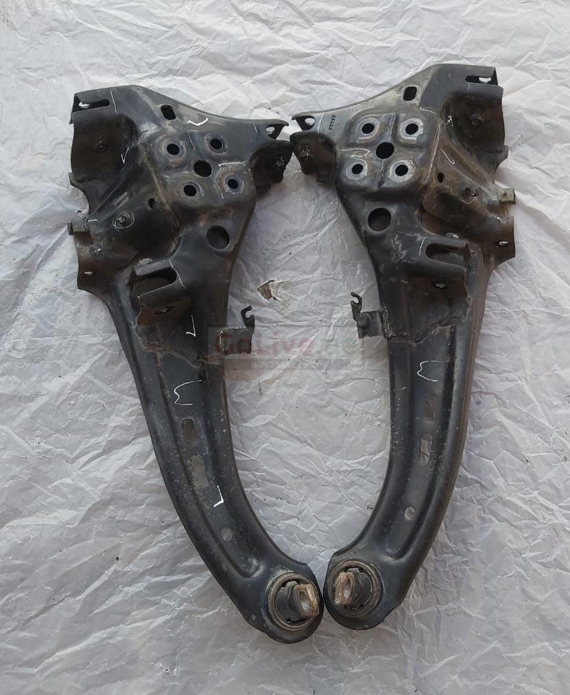 FORD FUSION 2009 TO 2012 REAR LEFT & RIGHT TRAILING ARM PART NO 4M8Z-5500-A/4M8Z-5500-B ( FORD GENIUNE USED PARTS )