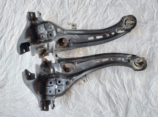 FORD FUSION 2009 TO 2012 REAR LEFT & RIGHT TRAILING ARM PART NO 4M8Z-5500-A/4M8Z-5500-B ( FORD GENIUNE USED PARTS )