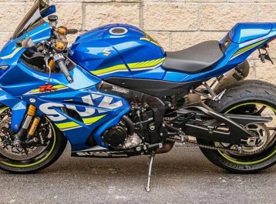 2017 Suzuki gsx r1000cc available for sale