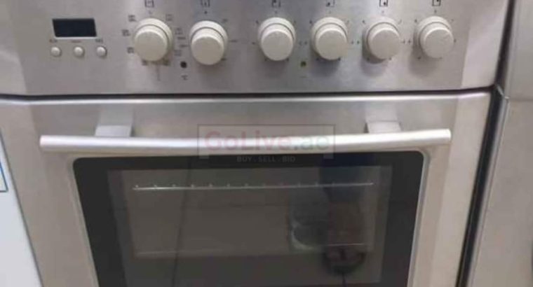 Whirlpool 4 burner electric cooker 60/60
