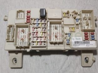 FORD FOCUS 2008 TO 2012 FUSE BOX PART NO 7M5T14A073BB ( FORD GENUINE USED PARTS )