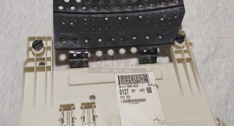 FORD FOCUS 2008 TO 2012 FUSE BOX PART NO 7M5T14A073BB ( FORD GENUINE USED PARTS )