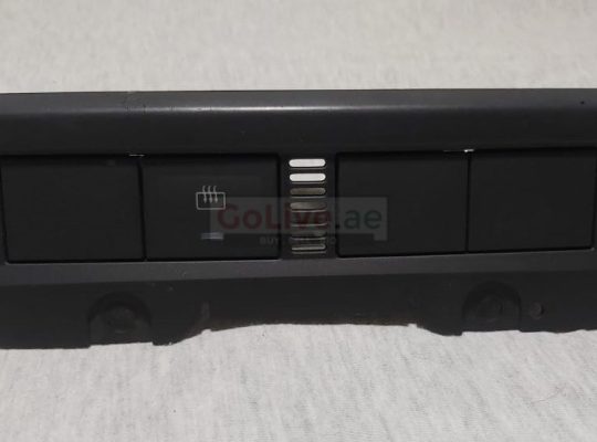 FORD FOCUS 2004 TO 2010 WINDSCREEN HEATER CONTROL PART NO 4M5113D734BC ( FORD GENUINE USED PARTS )