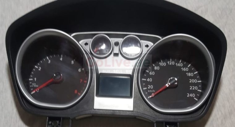 FORD FOCUS 2008 TO 2012 SPEEDOMETER PART NO VP8V4F10A855A ( FORD GENUINE USED PARTS )