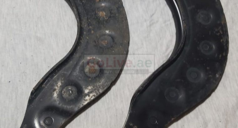FORD FOCUS 2008 TO 2011 REAR UPPER CONTROL ARM RIGHT and LEFT PART NO 8M515500AB ( FORD GENUINE USED PARTS )
