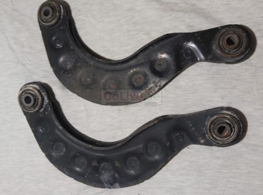FORD FOCUS 2008 TO 2011 REAR UPPER CONTROL ARM RIGHT and LEFT PART NO 8M515500AB ( FORD GENUINE USED PARTS )