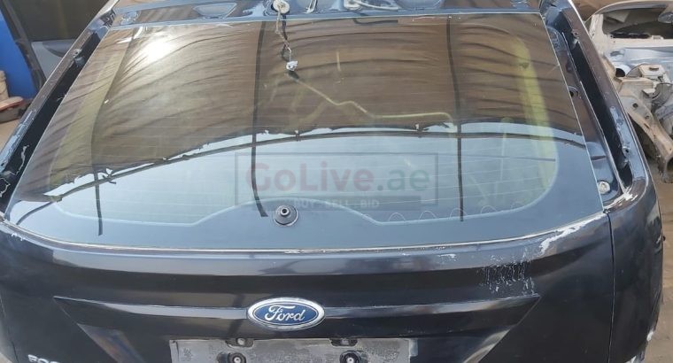 FORD FOCUS 2008 TO 2012 BACK TRUCK/HOOD PART NO 8S4Z5440110B ( FORD GENUINE USED PARTS )