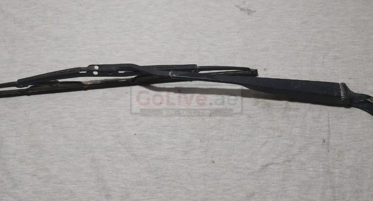 MINI COOPER 2002 TO 2014 FRONT LEFT WINDSHIELD WIPER PART NO 80005586 ( MINI COOPER GENUINE USED PARTS )