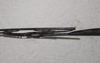 MINI COOPER 2002 TO 2014 FRONT LEFT WINDSHIELD WIPER PART NO 80005586 ( MINI COOPER GENUINE USED PARTS )