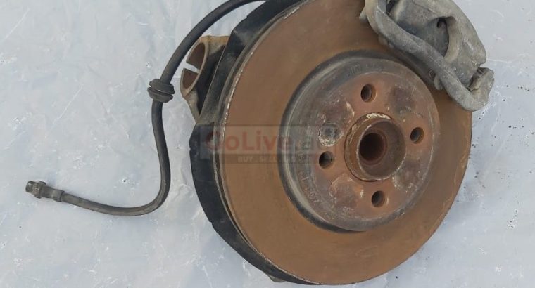 MINI COOPER 2007 TO 2014 RIGHT FRONT KNUCKLE PART NO 31216757498 ( MINI COOPER GENUINE USED PARTS )