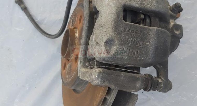 MINI COOPER 2007 TO 2014 RIGHT FRONT KNUCKLE PART NO 31216757498 ( MINI COOPER GENUINE USED PARTS )