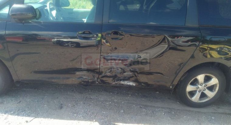 2014 TOYOTA SIENNA LE Us Specs for sale