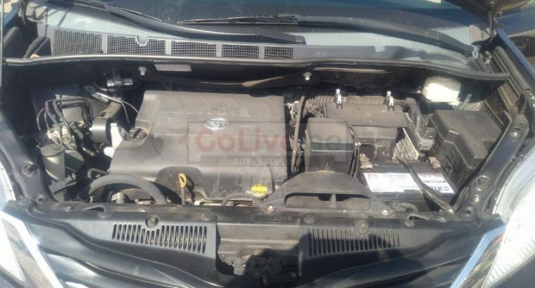 2014 TOYOTA SIENNA LE Us Specs for sale