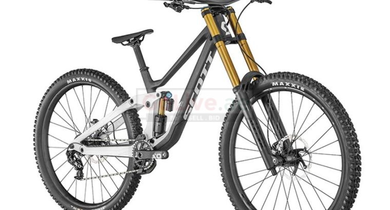 2022 Scott Gambler 900 Tuned Mountain Bike (Bambo Bike)