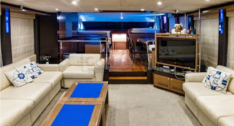 DUBAI MARINA LUXURIUS YACHT RENTAL