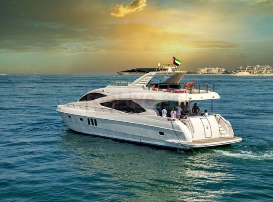 DUBAI MARINA LUXURIUS YACHT RENTAL
