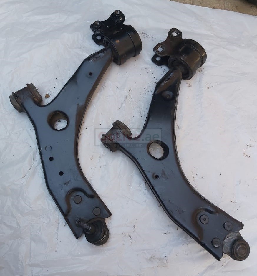 VOLVO C70 2006 TO 2013 LOWER CONTROL ARM RIGHT and LEFT PART NO 31277463 (VOLVO GENUINE USED PARTS )