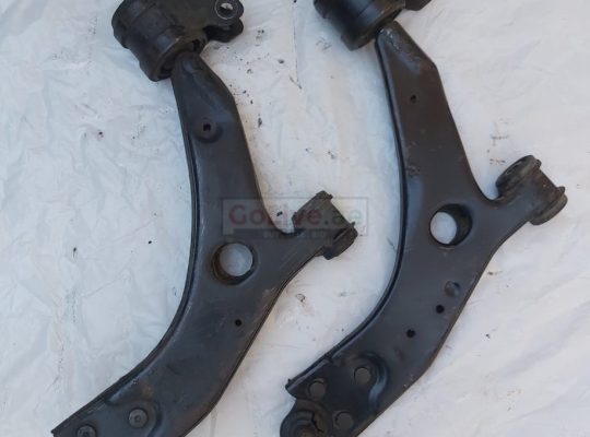 VOLVO C70 2006 TO 2013 LOWER CONTROL ARM RIGHT and LEFT PART NO 31277463 (VOLVO GENUINE USED PARTS )
