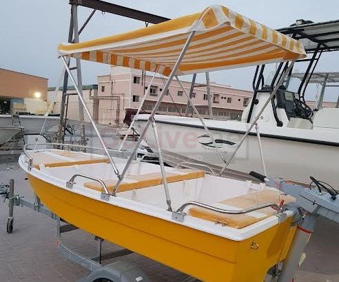 BOAT CATAMARAN TYPE – 13 FEET – FIBERGLASS