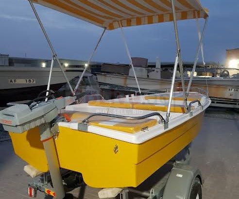 BOAT CATAMARAN TYPE – 13 FEET – FIBERGLASS