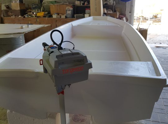 BOAT FIBERGLASS 13 FEET – CATAMARAN TYPE