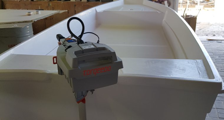 BOAT FIBERGLASS 13 FEET – CATAMARAN TYPE