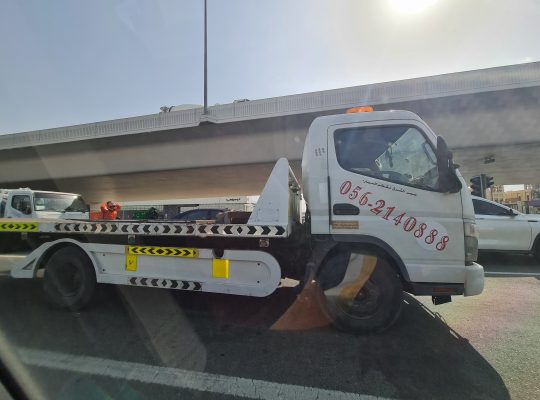 Tow Truck in al qouz area dubai