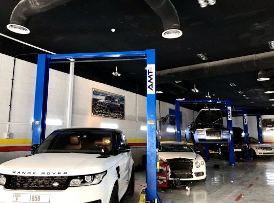 Range Rover and Land Rover service center in Dubai