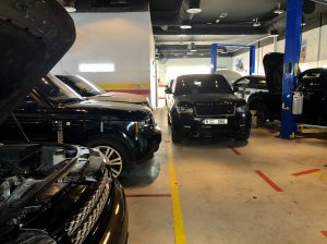 Land Rover and Range Rover Auto workshop in Dubai