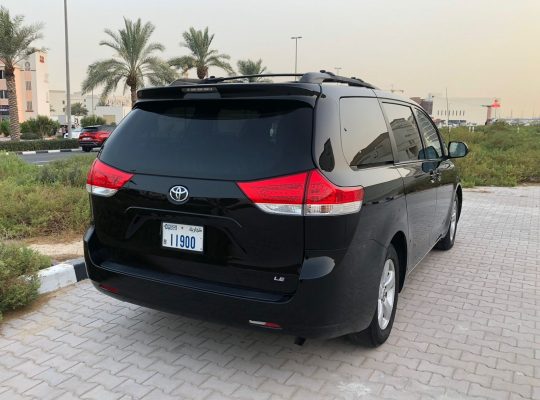TOYOTA SIENNA 2014 LE EDITION, AWD, PERFECT CONDITION