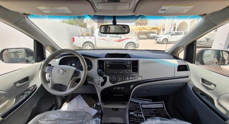 TOYOTA SIENNA 2014 LE EDITION, AWD, PERFECT CONDITION