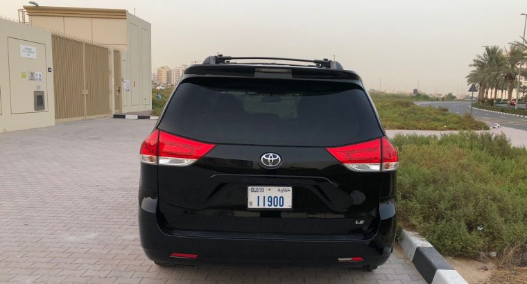 TOYOTA SIENNA 2014 LE EDITION, AWD, PERFECT CONDITION