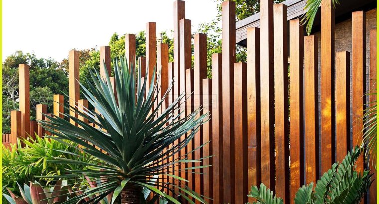 Solid Wooden Fence Dubai | Villa Privacy Fences | Free Standing Fence Suppliers in Uae.