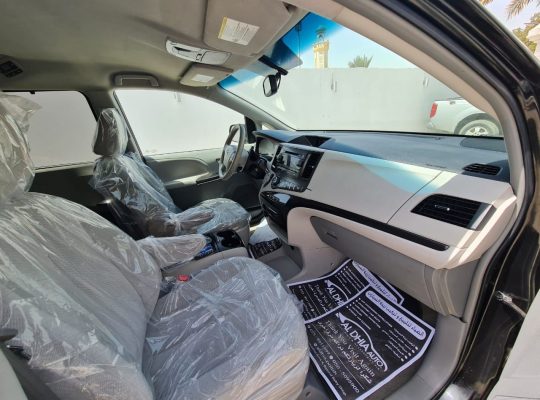 TOYOTA SIENNA 2014 LE EDITION, AWD, PERFECT CONDITION